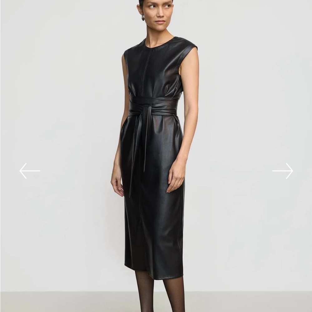 Elegant Black Sleeveless Dress